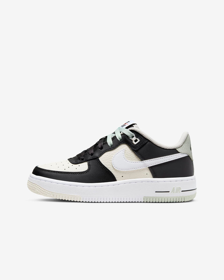 Nike Air Force 1 '07 LV8